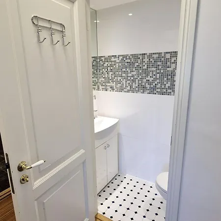 Mini Penthhouse-cozy Luxury In Old Town דירה *