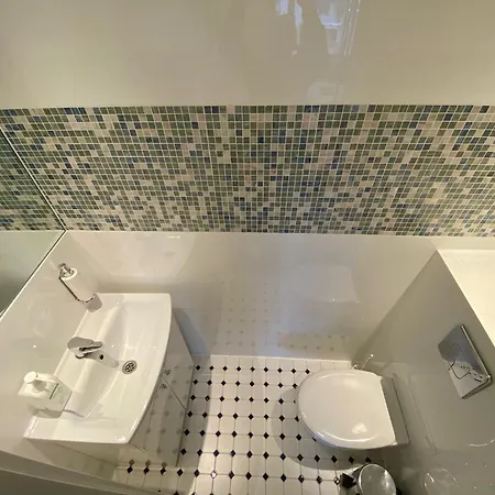 Mini Penthhouse-cozy Luxury In Old Town דירה