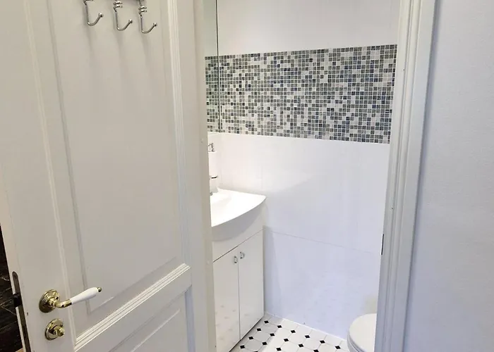 Mini Penthhouse-cozy Luxury In Old Town דירה *